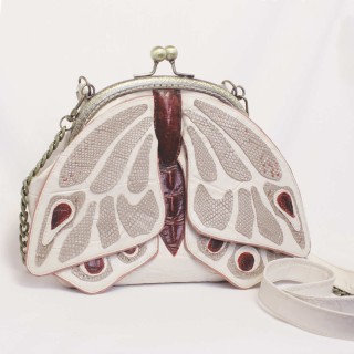 Borsette per telefono in pelle con cerniera e decorazione a farfalla.