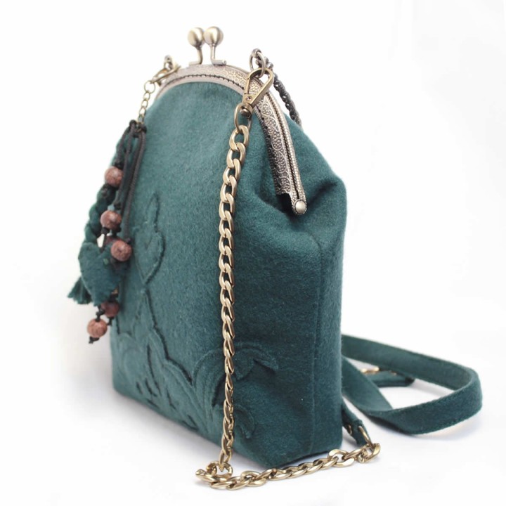 Borsa a tracolla e decorata