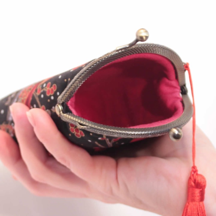 porta occhiali in morbido tessuto artigianale